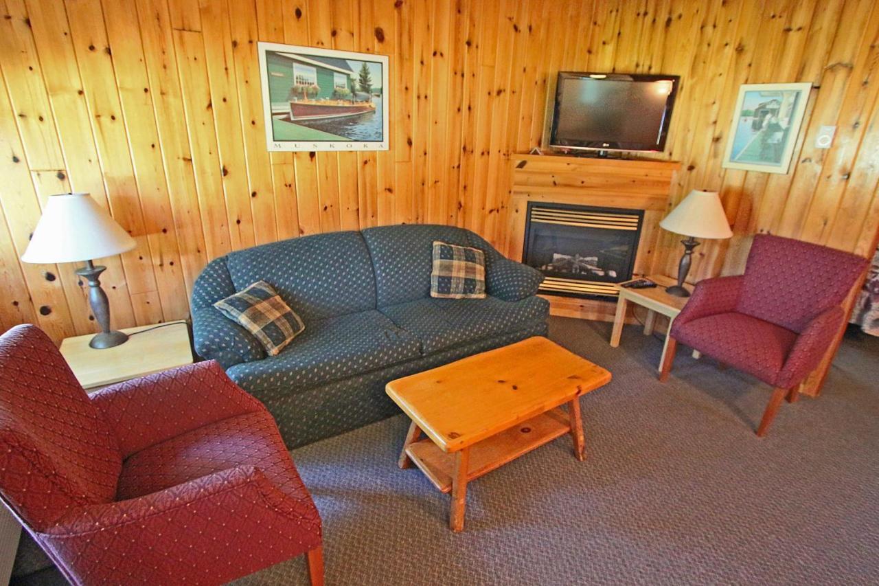Colonial Bay Motel And Cottages Huntsville Eksteriør billede