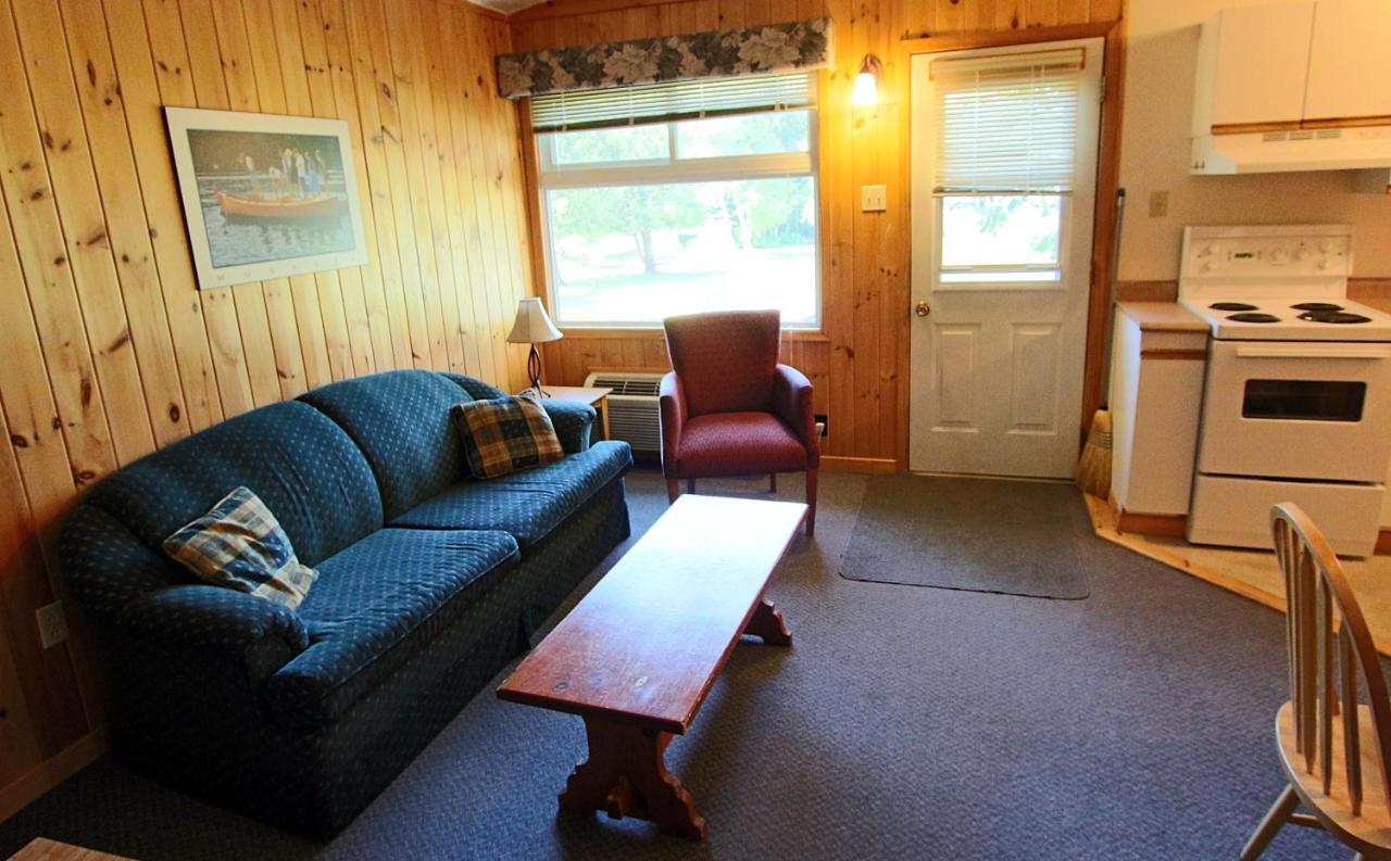 Colonial Bay Motel And Cottages Huntsville Eksteriør billede